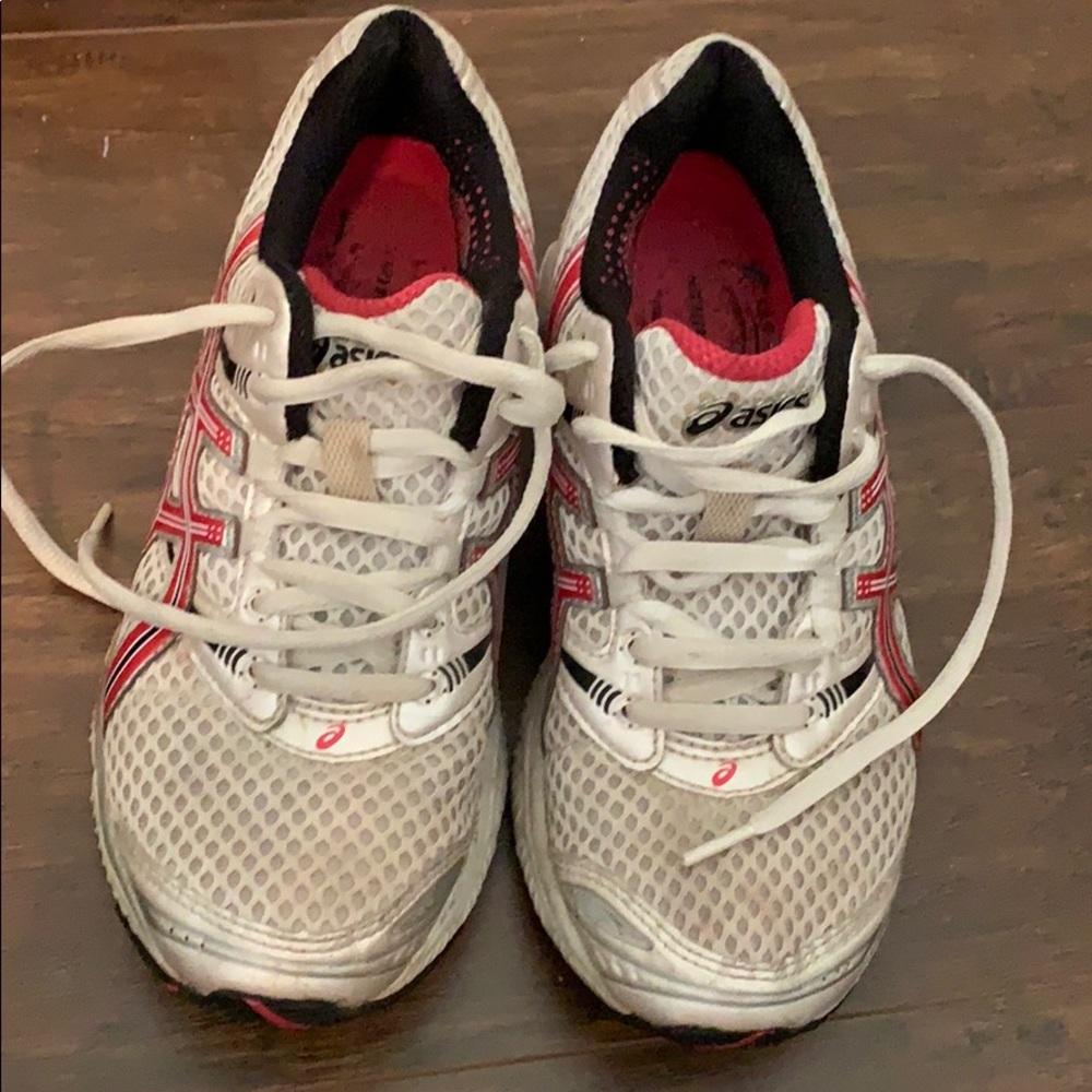 ASICS tennis shoes